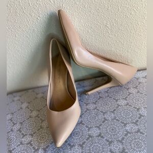 Christian Siriano~Timeless~Classic~Neutral~Nude~Stiletto Heel~Pointed Toe~Size 9